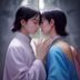 资深影评人张雨桐的工作照，专注LGBT电影批评与文化分析，背景为电影放映厅